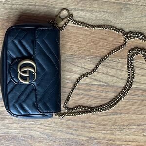 Gucci Black Crossbody Bag Quilted Design Chain Strap